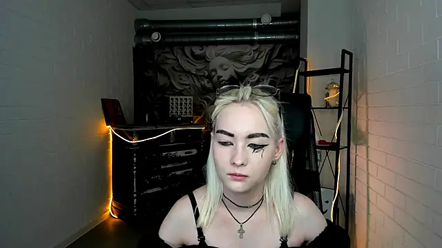 OliviaVale webcam