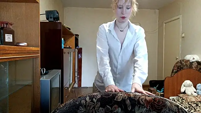 CuteLittleAngel webcam