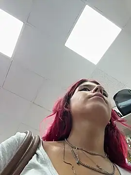 RiriRoseey webcam