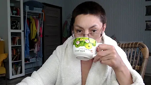 BloomingAllure webcam