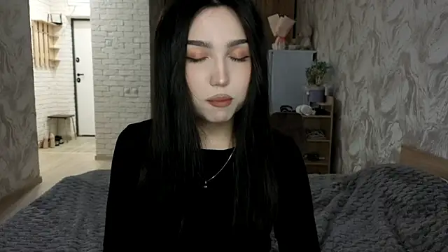 Qwami_Amie webcam