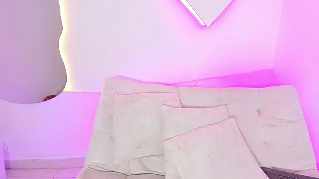 LiaCampbell_ webcam