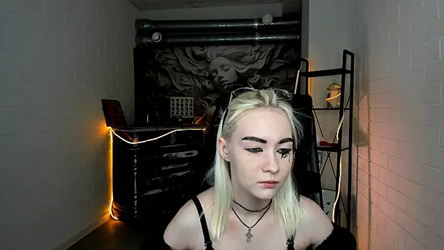 OliviaVale webcam
