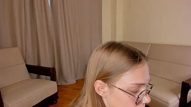 FemMantis live cam on StripChat