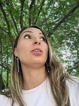 Wonder_Kari webcam