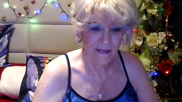 HappyWomanOn webcam