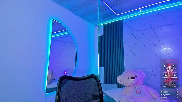 Sarah_Moon1 webcam