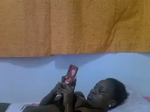 kaya_bear webcam