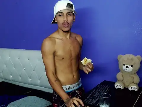 Angel_foxc13 webcam