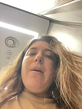 kate_nicepops333221 live cam on StripChat