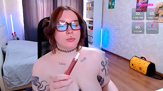 ur_geekgirl webcam