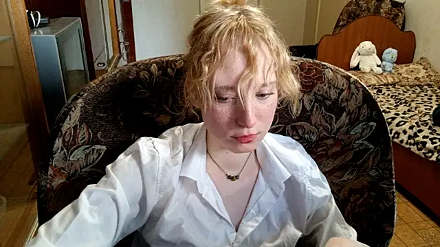 CuteLittleAngel webcam
