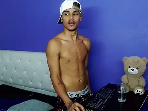 Angel_foxc13 webcam