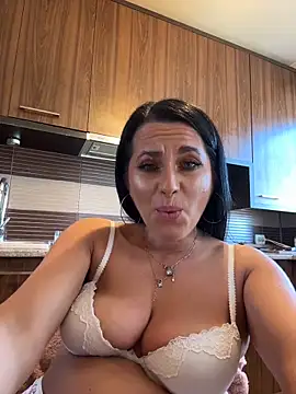 Hotmomcheckk_ webcam