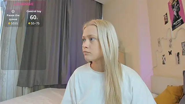 MidnightPoise live cam on StripChat