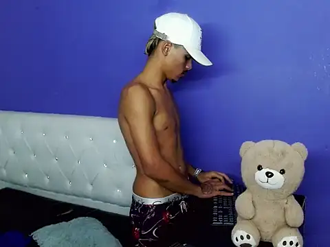 Angel_foxc13 webcam