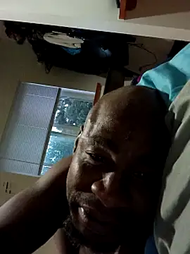 Biggdoggielover webcam