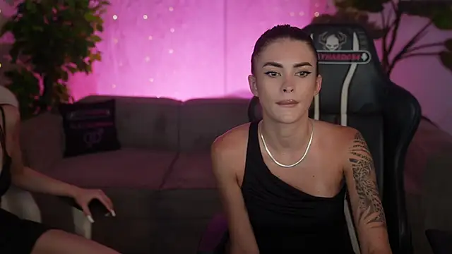 Selena_Glow webcam