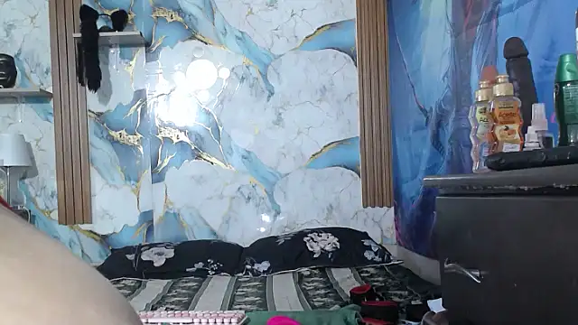 CataleyaRosee webcam