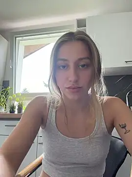 romyxxs Live Webcam on Stripchat