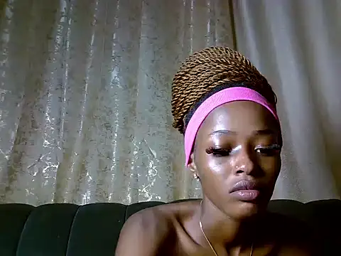 Prettybunnyy webcam