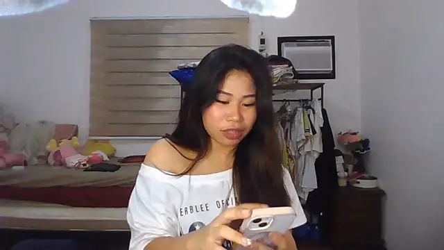 CathleenLaurole webcam