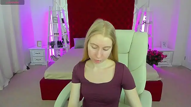 Alina_Blonde webcam