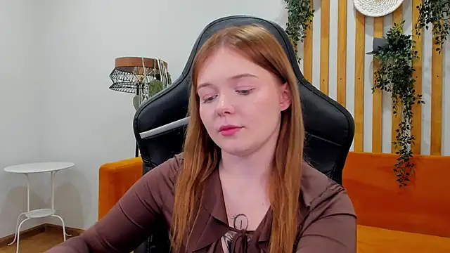 ElinaVale webcam