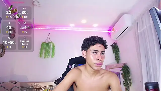 huge_armound webcam