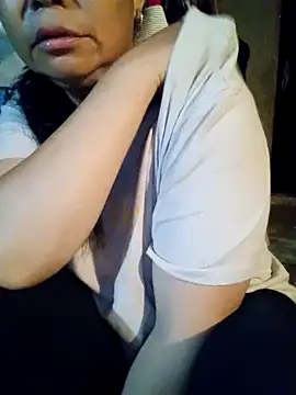 tuyet-nhi webcam