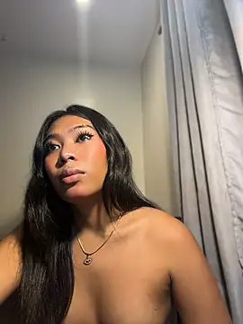 Modèle: hugecock_tamira
