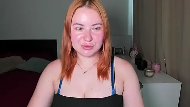 LAYLAxSTAR live cam on StripChat