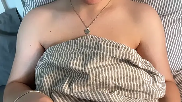 Lucyschickt webcam