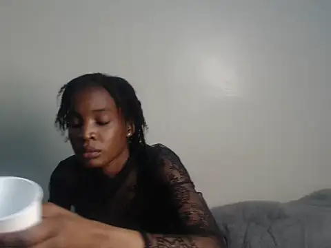 Prettypixxiee webcam