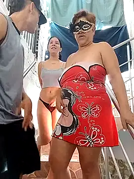 HOTANDSKINNY webcam