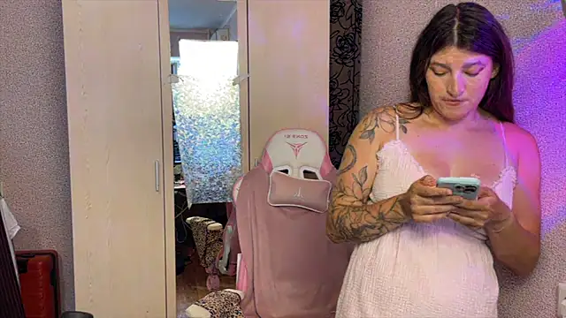 Katrin__kiss webcam
