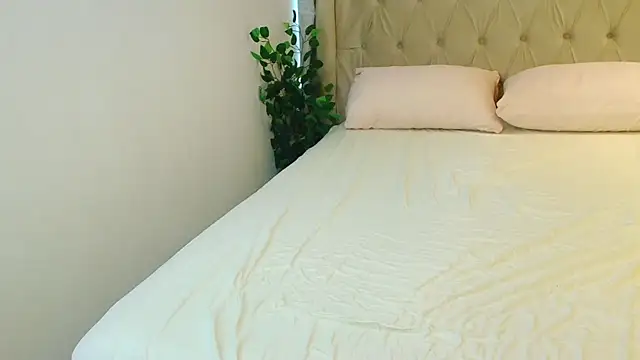 Diana_pearson webcam