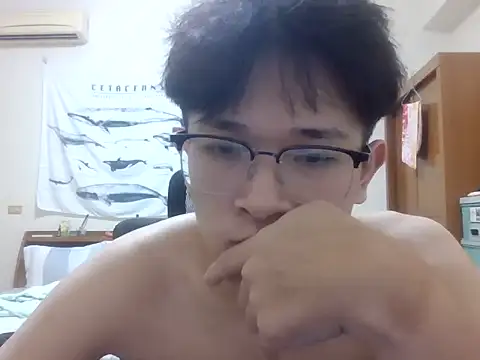 xkinn97 (M twink) - naked shower show in public