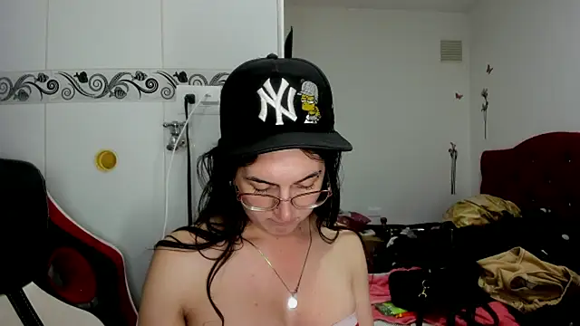 Sweet-Suck69 webcam
