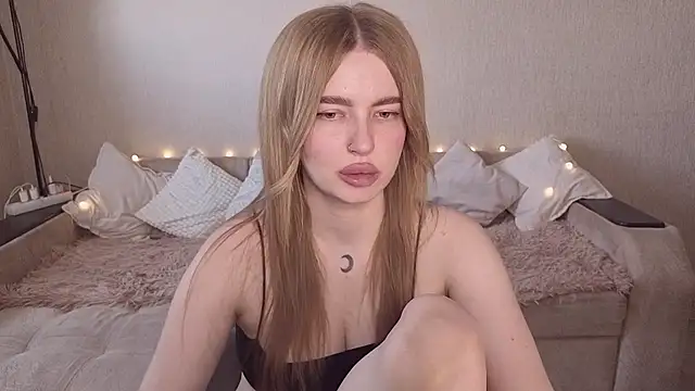 ViolettaLopez live cam on StripChat