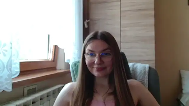 LooveELLYx webcam