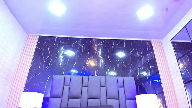 BustyGlow live cam on StripChat