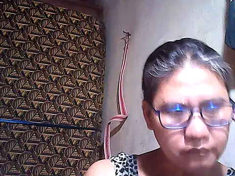 sweetsosie18 live cam on StripChat