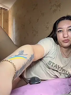 Naughtbaby_2025 webcam