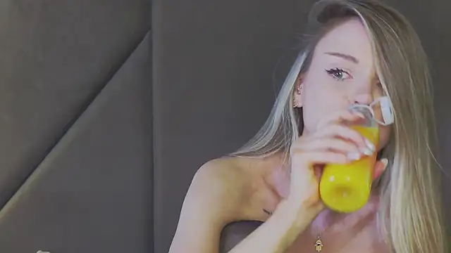 MarilynNova webcam