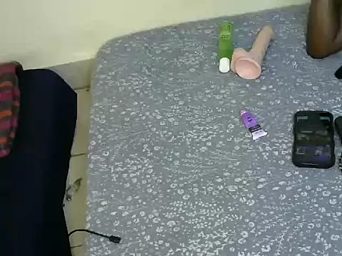 brownfinegirl22 webcam