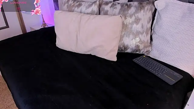 NaylaGrey webcam