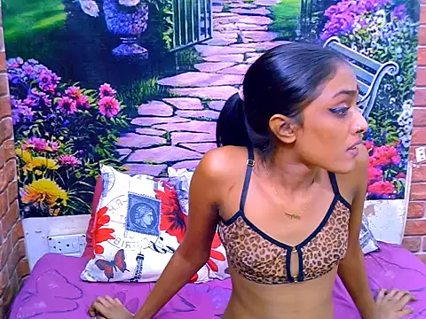 IndianPretty14u2Luv webcam