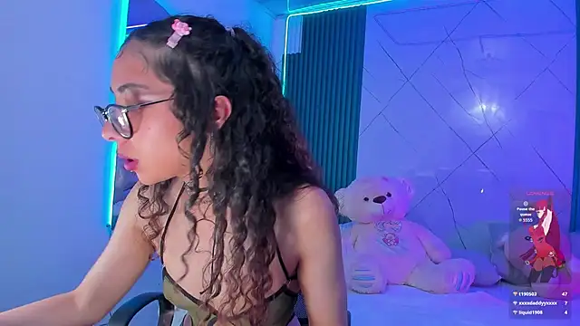 Sarah_Moon1 webcam