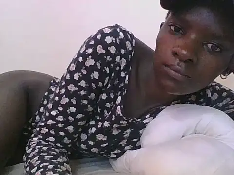 ebonypetite2